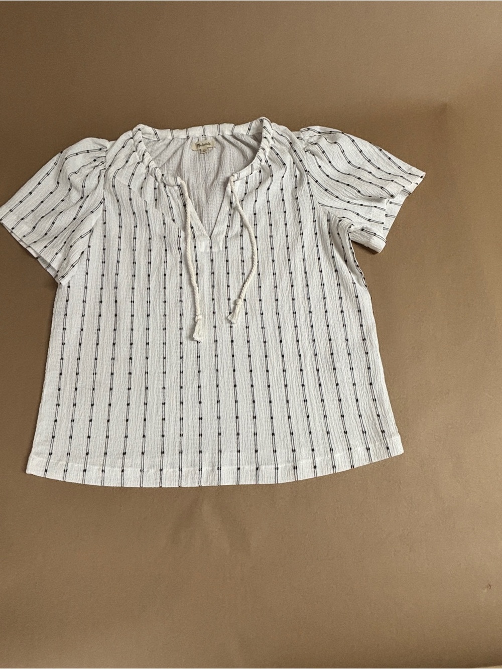 ⚪️ ⚫️ Madewell White & Black Striped Crinkle Top — Tie Neck, XS